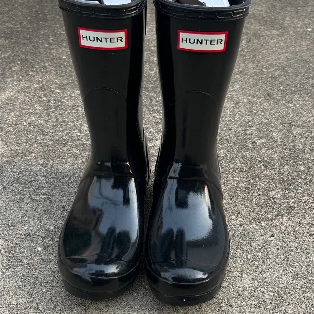 Hunter Women’s Black Glossy Rain Boots with Red Logo